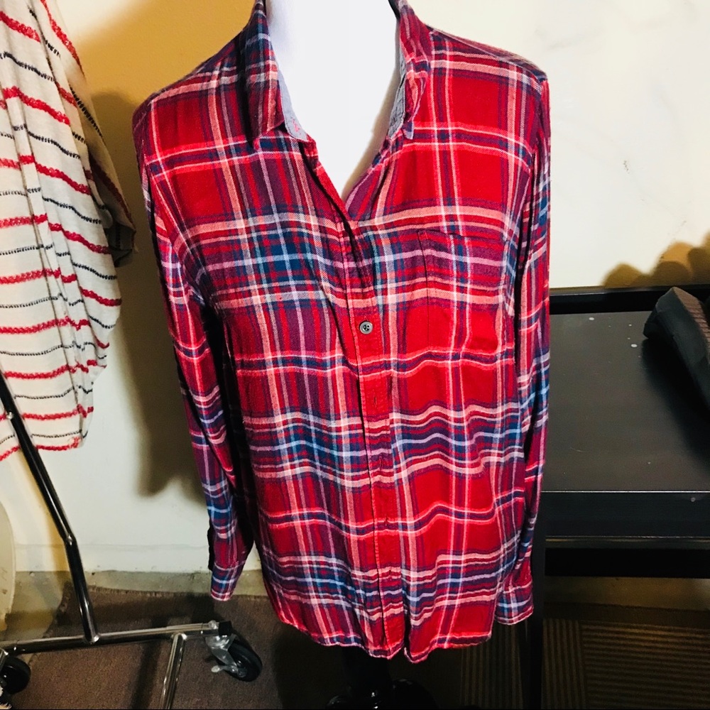 Women's Red Plaid Button-Up Shirt - Picture 4 of 10